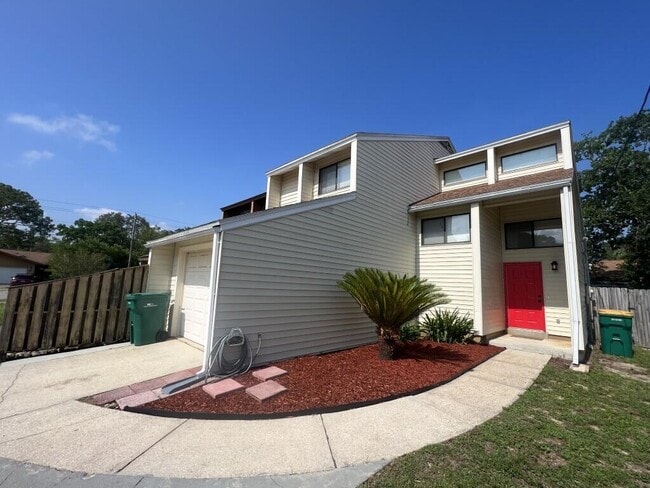 94 5th St in Shalimar, FL - Foto de edificio - Building Photo