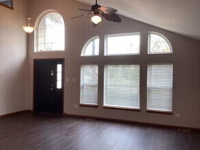 27450 W Fawn Lake Ct in Channahon, IL - Building Photo - Building Photo