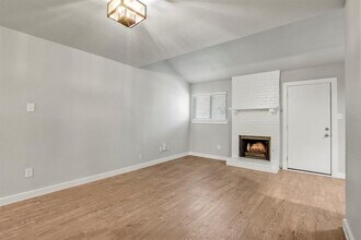2414 Burleson Ct in Austin, TX - Building Photo - Building Photo