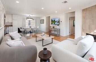 525 N Orange Dr in Los Angeles, CA - Building Photo - Building Photo