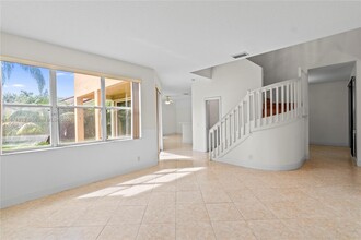 617 Stanton Ln in Weston, FL - Building Photo - Building Photo