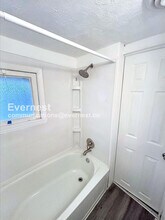 1079 E 68th St in Cleveland, OH - Building Photo - Building Photo