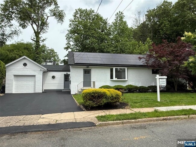 property at 41 Woods Ave