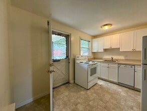 Arlington Gardens Apartments in Arlington, MA - Building Photo - Building Photo