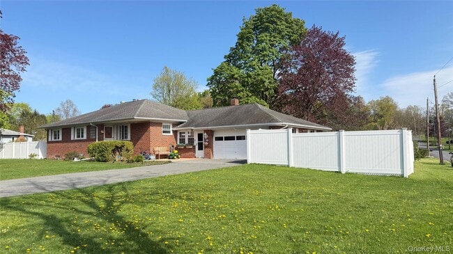 60 Ryerson Rd in New Hampton, NY - Building Photo - Building Photo