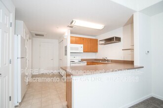 10001 Woodcreek Oaks Blvd in Roseville, CA - Building Photo - Building Photo