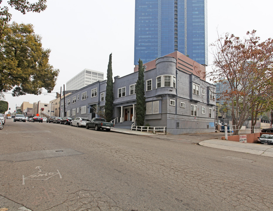 1140 Ingraham St in Los Angeles, CA - Building Photo