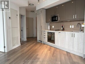 77 Mutual St in Toronto, ON - Building Photo - Building Photo