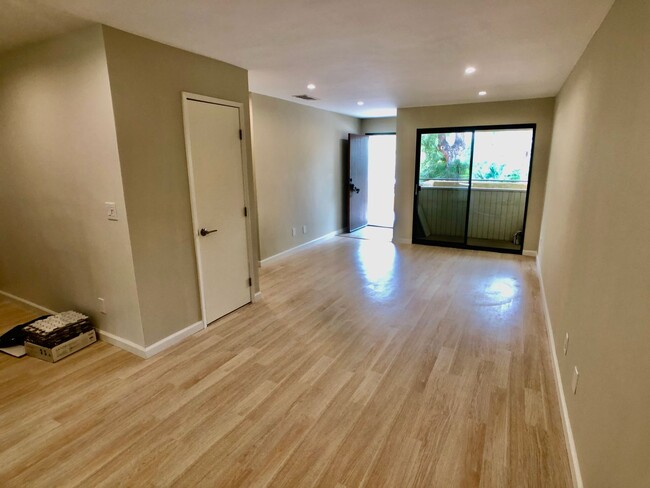 701 N Los Felices Rd in Palm Springs, CA - Building Photo - Building Photo