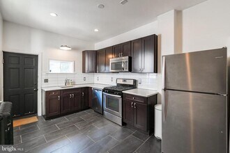 2224 Reed St in Philadelphia, PA - Building Photo - Building Photo