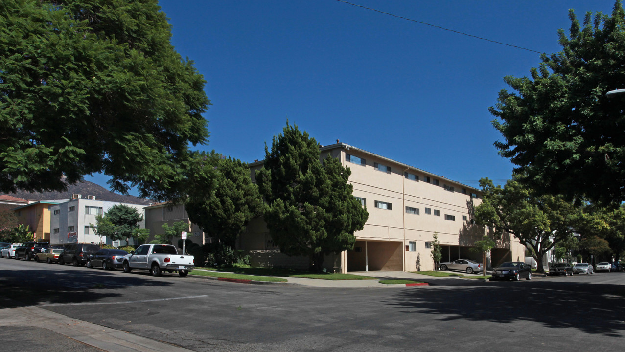 506 E Palm Ave in Burbank, CA - Building Photo