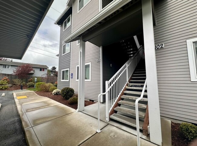 1621 SW Mulberry Pl in Oak Harbor, WA - Building Photo - Building Photo