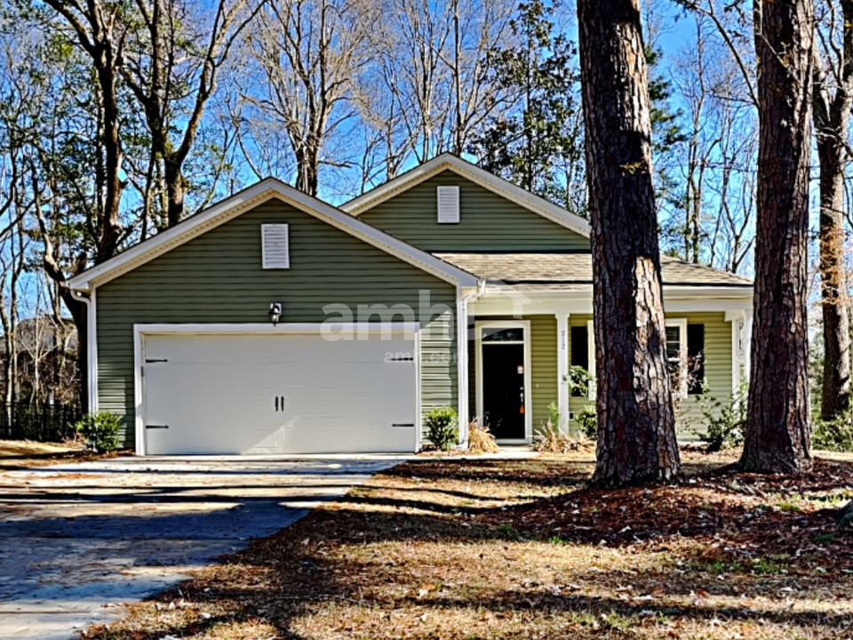 212 Swan Dr in Summerville, SC - Building Photo