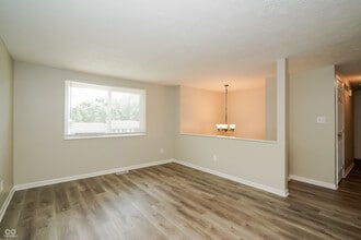 7516 Inverness Dr in Indianapolis, IN - Building Photo - Building Photo