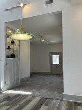 916 N Church St, Unit Upper Apt. in Rockford, IL - Building Photo - Building Photo