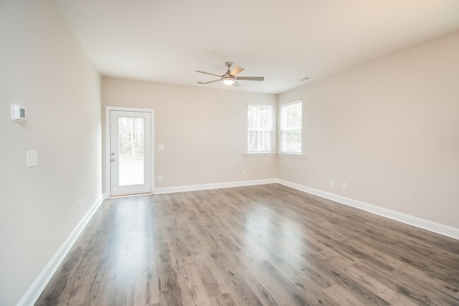 1184 Warrens Way in Manning, SC - Building Photo - Building Photo