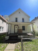 369 Windsor St in Akron, OH - Building Photo