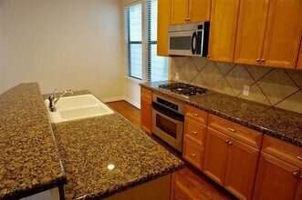 1704 Utah St in Houston, TX - Building Photo - Building Photo