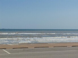 215 Postoffice St in Galveston, TX - Building Photo