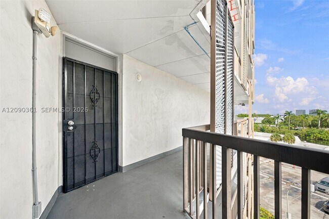 property at 3475 N Country Club Dr