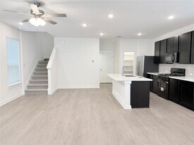 148 Hartson Dr in Taylor, TX - Building Photo