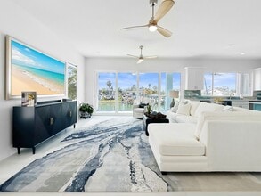 326 129th Ave E in Madeira Beach, FL - Building Photo - Building Photo