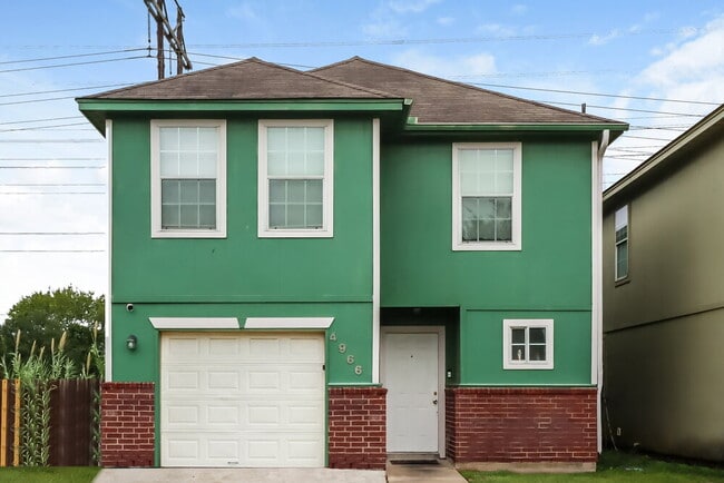 4966 N Cancun Dr