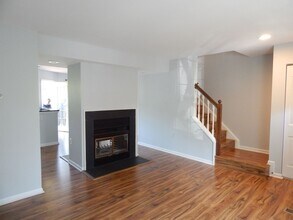 5740 Evergreen Knoll Ct in Alexandria, VA - Building Photo - Building Photo