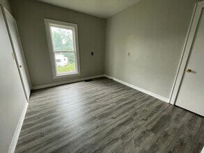 328 N 11th St-Unit -328 1/2 in New Castle, IN - Building Photo - Building Photo