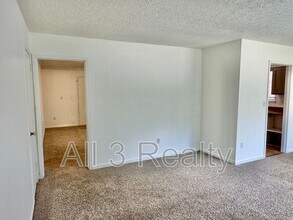 6249 Wares Ferry Rd in Montgomery, AL - Building Photo - Building Photo