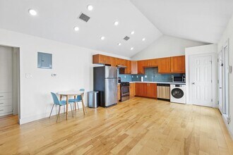 1307 E 52nd St in Austin, TX - Building Photo - Building Photo