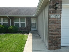 1211 NW Willow Dr in Grain Valley, MO - Building Photo - Building Photo