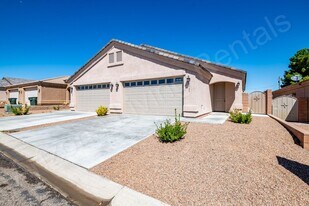 733 Pala Mesa Dr in Kingman, AZ - Building Photo