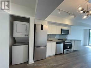 1401 O'Connor Dr in Toronto, ON - Building Photo - Building Photo