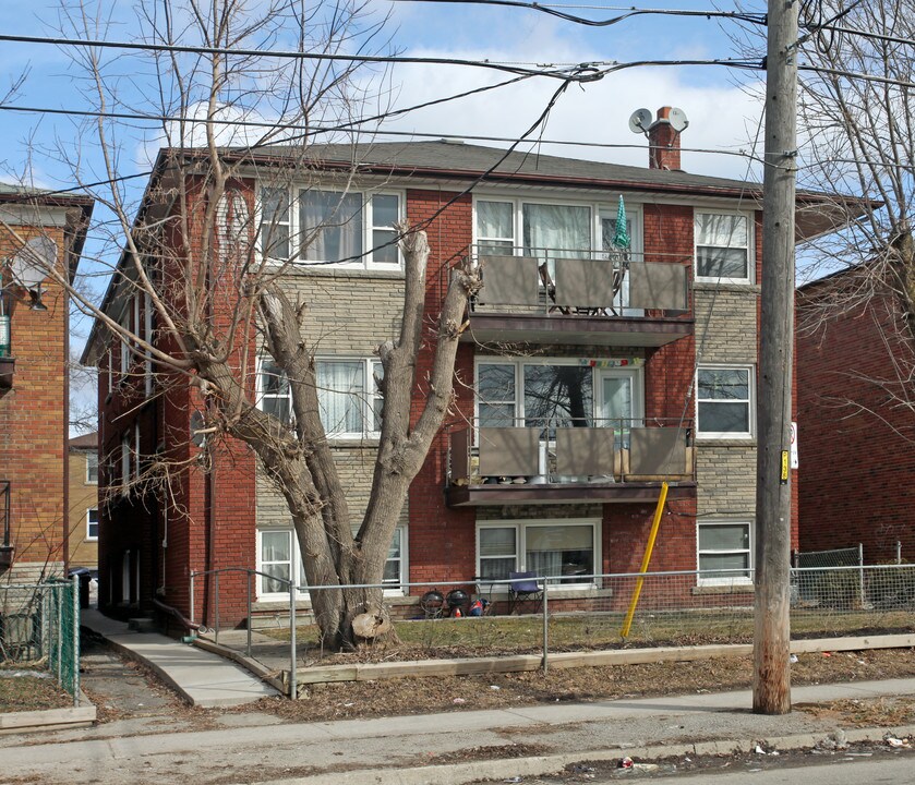 138 Portland St in Toronto, ON - Building Photo