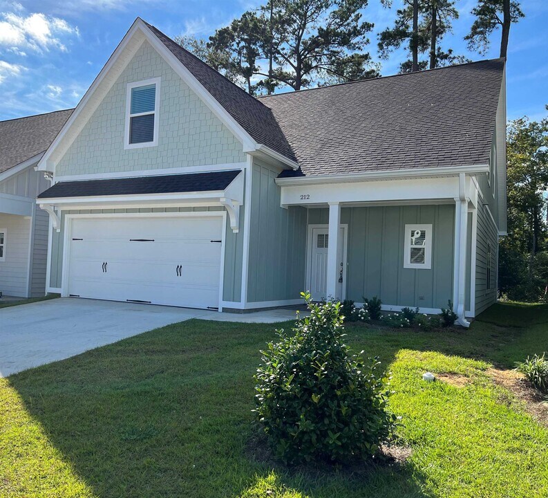 212 Cottage Ct in Tallahassee, FL - Building Photo