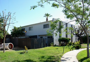 Palm Tree Gardens (por) in Orange, CA - Building Photo - Building Photo