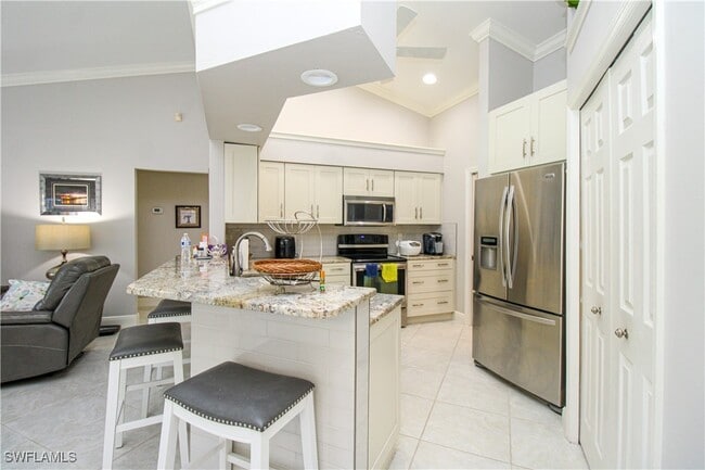 property at 333 Wentworth Ct