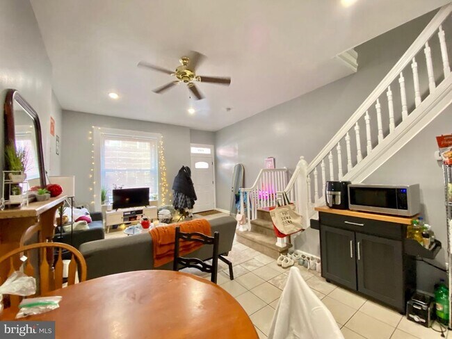 2022 N Carlisle St in Philadelphia, PA - Building Photo - Building Photo