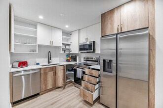 7200A N Claremont Ave in Chicago, IL - Building Photo - Building Photo