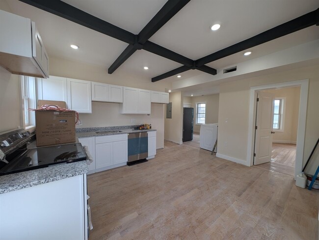 5 Lowell Cir, Unit 3