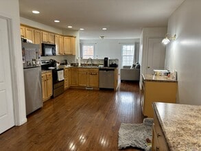 12 Picardy Pl in Hillsdale, MI - Building Photo - Building Photo