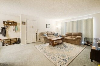 269 English Pl in Bernards, NJ - Building Photo - Building Photo