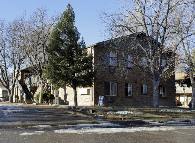 Knox Court in Denver, CO - Building Photo - Building Photo