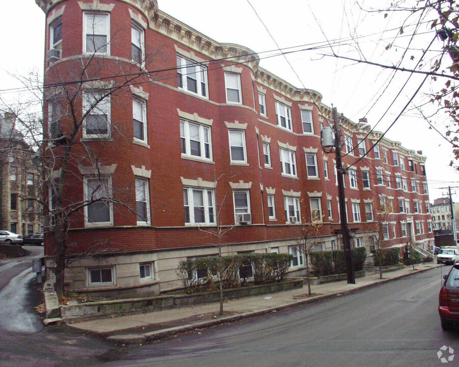 210 Winthrop Rd, Unit 25 in Brookline, MA - Foto de edificio