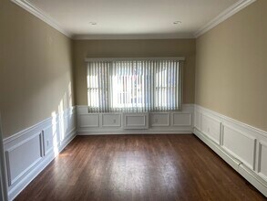 333 Semel Ave, Unit 333 Semel Ave 1F in Garfield, NJ - Foto de edificio - Building Photo