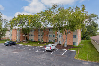 Rosewood Manor in Rosemount, MN - Building Photo - Primary Photo