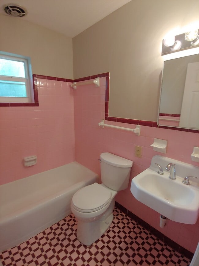 2619 Mission Rd in Tallahassee, FL - Building Photo - Building Photo