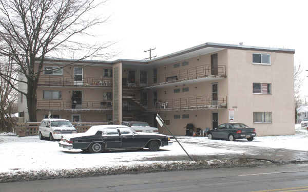 3295 Sullivant Ave in Columbus, OH - Building Photo - Building Photo