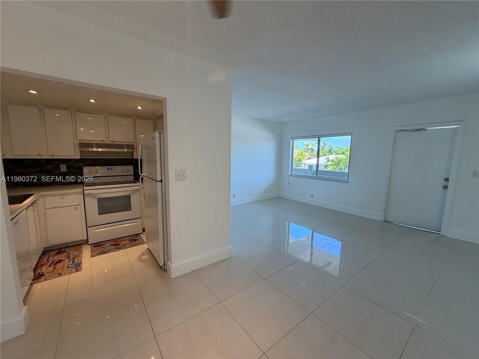 1400 NE 54th St in Fort Lauderdale, FL - Building Photo